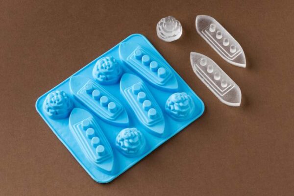 Foremka na lód Titanic